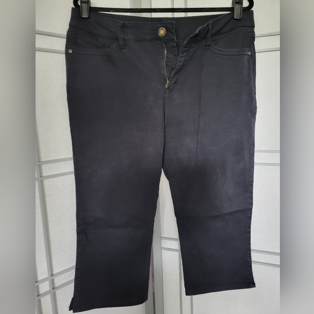 Liz Claiborne Sara Midrise Capri Jeans